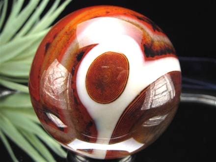 ☆自然が作り出す魅惑の縞模様☆情熱的なレッドレースアゲート☆邪を