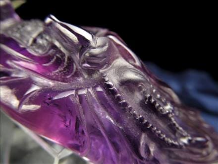 アメジスト観音像 ◇極上品！職人による繊細彫刻◇豊かな表情が鮮明に彫刻された