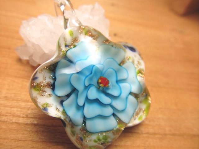 ☆全5種☆手作り・花モチーフのハンドクラフトペンダント☆激安5個
