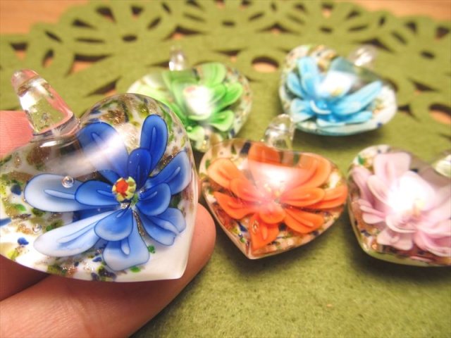 ☆全5種☆手作り・花モチーフのハンドクラフトペンダント☆激安5個