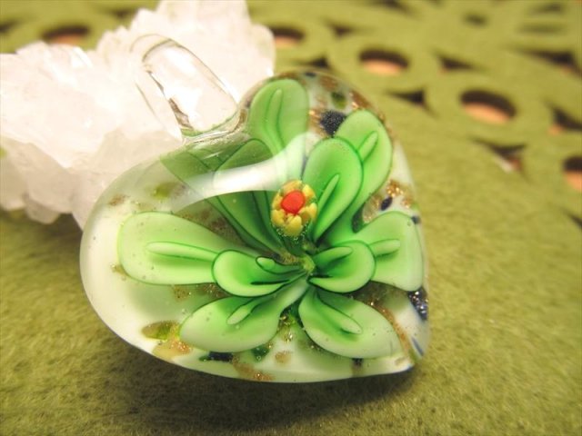 ☆全5種☆手作り・花モチーフのハンドクラフトペンダント☆激安5個