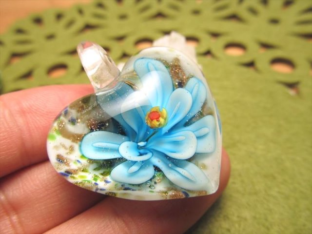 ☆全5種☆手作り・花モチーフのハンドクラフトペンダント☆激安5個