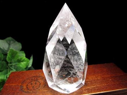 高品質　レムリアンシード　水晶　ファセットカット　置物　虹　透明　クリアクォーツ レムリアンシード（レムリアン水晶）丸玉｜置物｜虹入り｜極上品質
