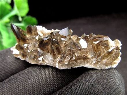 黒水晶　モリオン　スモーキークォーツ　煙水晶　天然石　パワーストーン　クラスター 1Kg スモーキークォーツ クラスター 煙水晶 原石 モリオン 黒