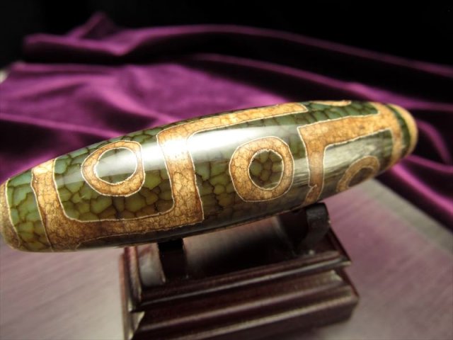 希少 銀線 龍紋模様と馬蹄痕あり 三眼天珠 希少大