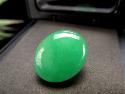 ☆まさにビルマの秘宝！☆天然無処理「A貨翡翠」☆良質の証明！艶と