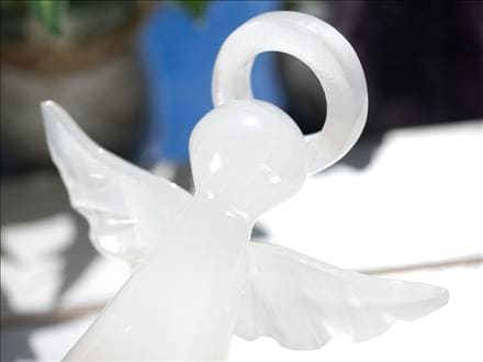 ◇細かな部分まで彫り込まれた天使置物！◇手のひらに収まるお手頃