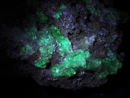 究極品質 オパール最高峰の希少価値 エメラルドグリーンハイアライト