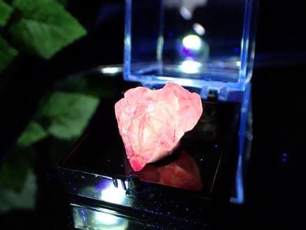 レア産地✨高品質 赤蛍光フローライト原石 赤蛍光に輝く】フローライト パキスタン産