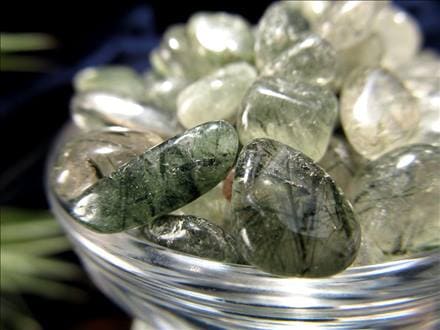 ◇癒しのグリーンカラー◇生命力回復ルチルクォーツ◇たっぷり約1kg