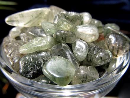 ◇癒しのグリーンカラー◇生命力回復ルチルクォーツ◇たっぷり約1kg