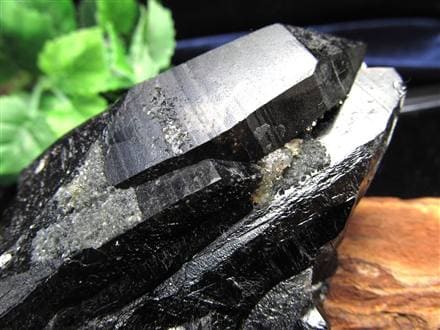 ◇天然の黒光り！◇大自然の力強さを感じる漆黒の水晶◇世界的な黒水晶