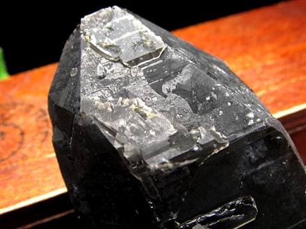 ◇天然の黒光り！◇大自然の力強さを感じる漆黒の水晶◇世界的な黒水晶