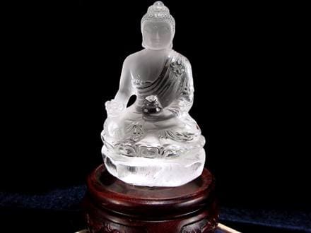 ☆澄み切った透明感☆職人による繊細彫刻☆仏教における医薬の仏☆4月