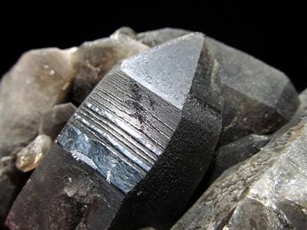 ◇天然の黒光り！◇大自然の力強さを感じる漆黒の水晶◇世界的な黒水晶 
