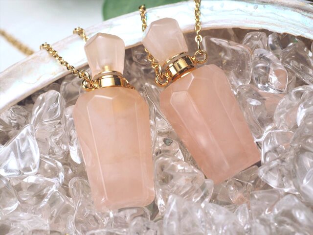 ◇天然石ボトルに癒しの香りをしのばせて♪◇ころんと可愛い香水瓶◇1