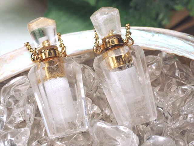 ◇天然石ボトルに癒しの香りをしのばせて♪◇ころんと可愛い香水瓶◇1