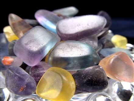 b★数量限定★天才の石♢濃色マルチカラー【100g♢フローライト原石さざれ】❤️ ◇カラフルなMIXカラー◇たっぷり1kg入り◇浄化用・インテリアに◇癒し