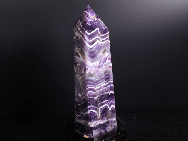 ◇独特の魅力を持つアメジスト◇神秘的なグラデーションや山型