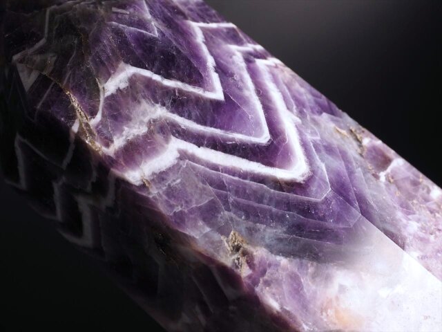 大型【原石】シェブロンアメジスト滅多に出回らない希少で強い金運パワー石 約8キロ 大型【原石】シェブロンアメジスト滅多に出回らない希少で強い金運