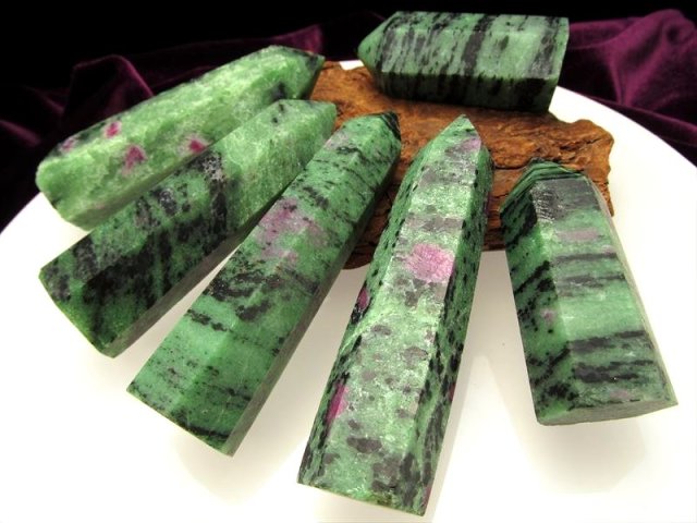 ☆赤と緑の鮮やかカラー！ルビーたっぷり！☆恋愛成就と積極性を