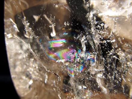 ◇迫力の巨大貫入!!◇極上透明水晶に食い込む六角ポイント&虹！◇自然