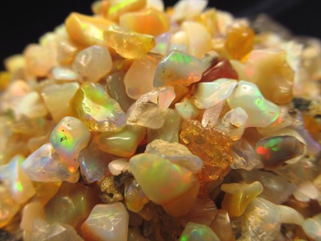 プレシャスオパール 原石 多色 ジュエリー グレード エチオピア 鉱物