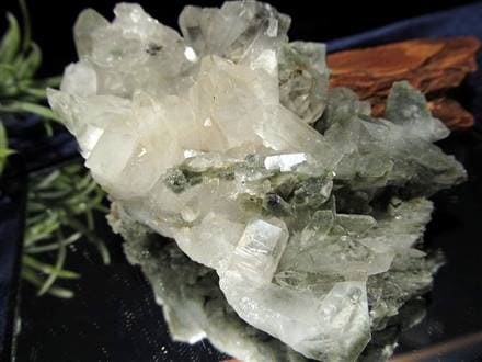 ◇超希少限定入荷！◇極限の自然環境下で形成された野性味あるれる水晶 