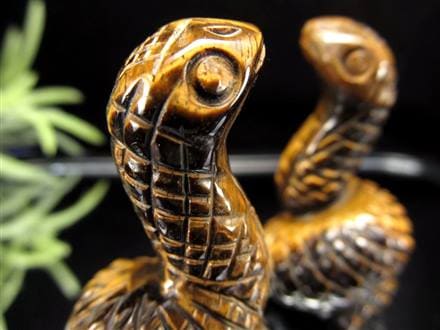 新作】縁起物！白蛇タイガーアイのペンダント（金運・弁財天・知恵・富