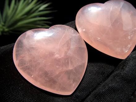 ◇女性に人気！ハート型◇艶光沢抜群！可愛らしいミルキーピンク◇恋愛  