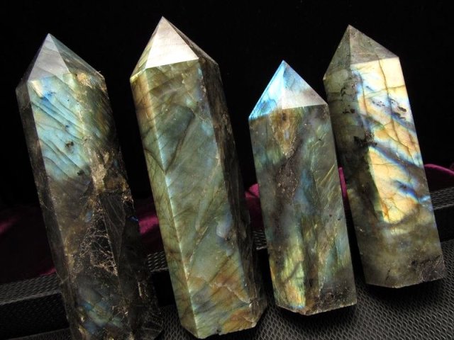 ☆ブルーやゴールドの神秘的な輝きを放つ石☆困難を打開する石