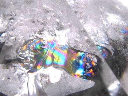 ☆産地直送！!☆虹入り！透明水晶！☆純粋と浄化を象徴する万能