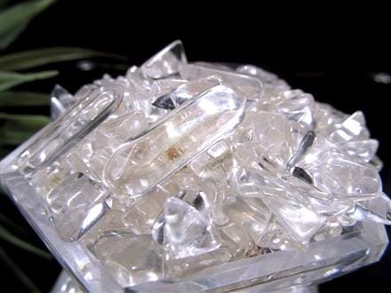 ◇神秘の島！マダガスカル産◇純粋な透明感と美しさ◇たっぷり約1kg