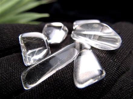 希少石：水晶質も綺麗で神秘的な石：マダガスカル産海洋石ペンダント