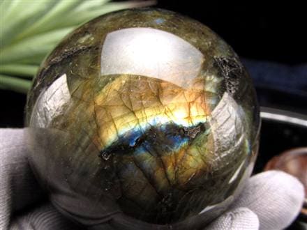 虹色シラーが輝く◎マダガスカル産　高品質ラブラドライトスフィア　７０ミリ 虹色シラーが輝く◎マダガスカル産 高品質ラブラドライトスフィア 70