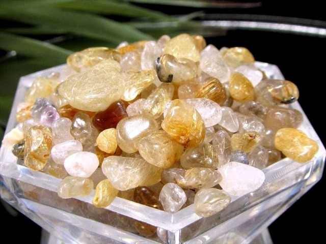 ゴールドルチルクォーツ さざれ石 約1kg ブラジル産 ヘマタイト入り 2