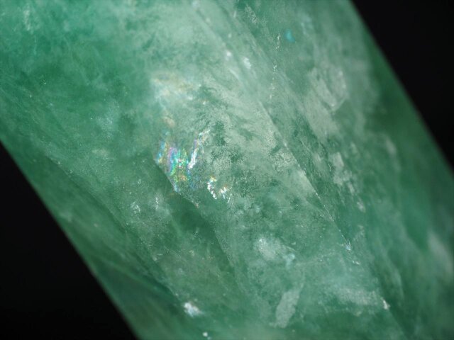 ☆限定入荷！☆鮮やかなエメラルドグリーン！☆天才の石☆大人気浄化