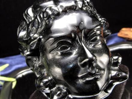 ◇魔除けの女神◇深く美しい漆黒の艶◇魔除け・厄除けの象徴◇古来から