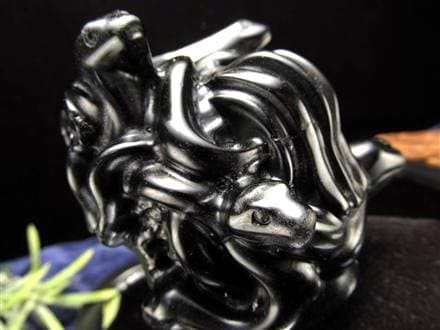 ◇魔除けの女神◇深く美しい漆黒の艶◇魔除け・厄除けの象徴◇古来から