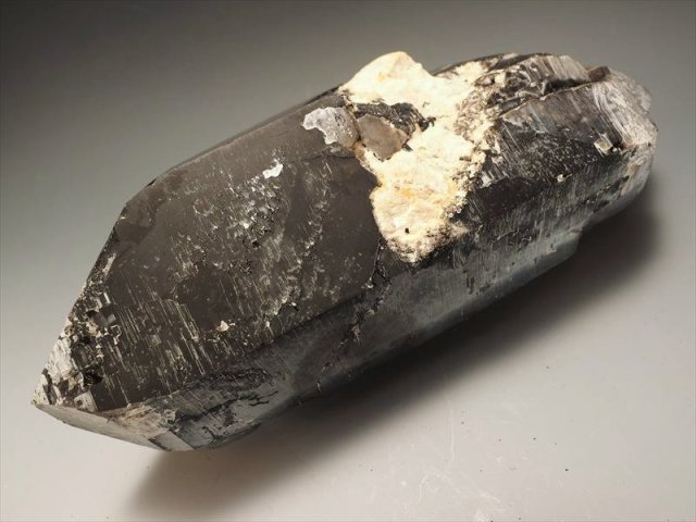 モリオン原石　黒水晶　チベット産　パワーストーン　天然石　２点セット 楽天市場】モリオン 黒水晶 置物 丸玉パワーストーン 原石