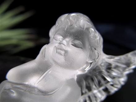 ◇細かな部分まで彫り込まれた天使置物！◇手のひらに収まるお手頃