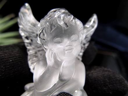 ◇細かな部分まで彫り込まれた天使置物！◇手のひらに収まるお手頃