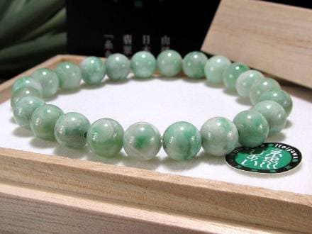 国産石の一級品】☆極上品質×職人技☆世界最古の翡翠「糸魚川翡翠