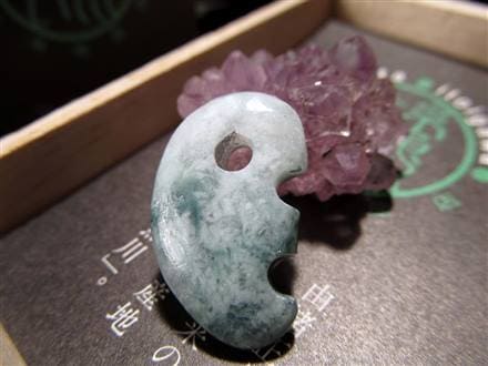 国石翡翠 糸魚川翡翠大勾玉 国石 糸魚川翡翠 双体子持ち勾玉 国