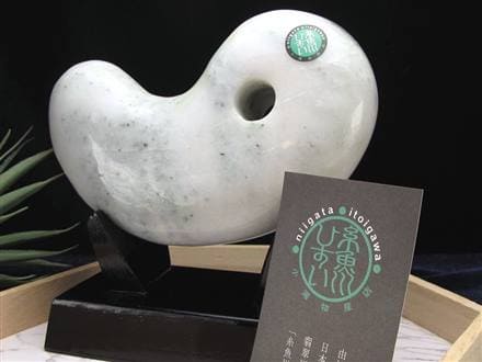 ラスト】糸魚川翡翠 勾玉 上質 オマケ付き （☆巨大！勾玉☆秘蔵放出  