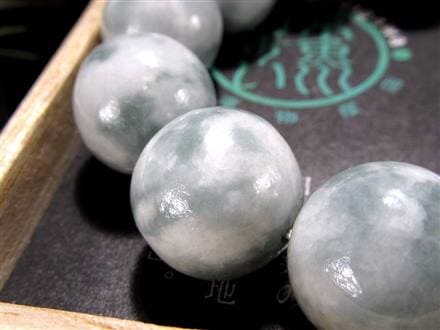 中国景泰藍　蓋付き小物入れ 　　　　　　　翡翠玉石　手作り i_magatama_a01-1.jpg