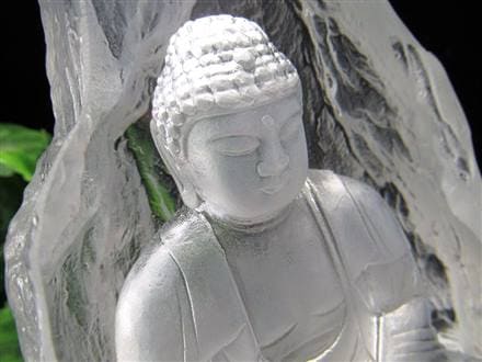 ◇光と静寂が調和するクリスタルガラス製◇静寂の光に包まれた