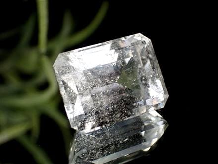 小麦さま専用　最終値下げ！鑑別書付　希少ロシア産フェナカイト3.75ct 小麦さま専用 最終値下げ！鑑別書付 希少ロシア産フェナカイト3.75ct