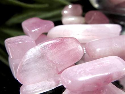 ◇大粒！ハイクオリティ品質！◇透明感のある粒も！クンツァイトさざれ