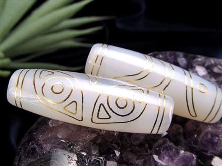 ◇白と銀が織りなす神聖な輝き◇天然玉髄×銀の融合◇特別な技法で銀を